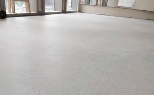 塑胶地板的安装方式详解：打造舒适耐用的地面空间